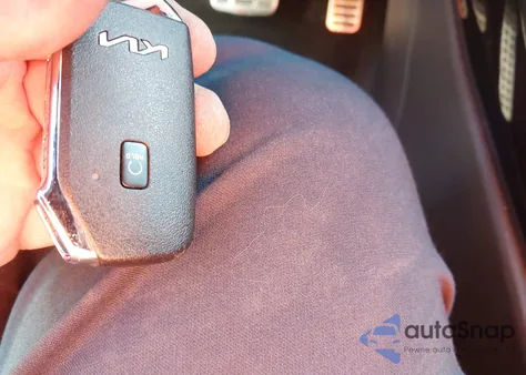 2023 Kia Forte Gt-Line z USA, uszkodzony, nr VIN 3KPF54AD3PE670194